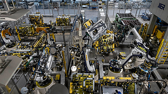 Porsche продава дяловете си в производителите на спортни автомобили Bugatti и Rimac