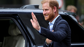 Солени глоби в Гърция за носене на слушалки от шофьорите