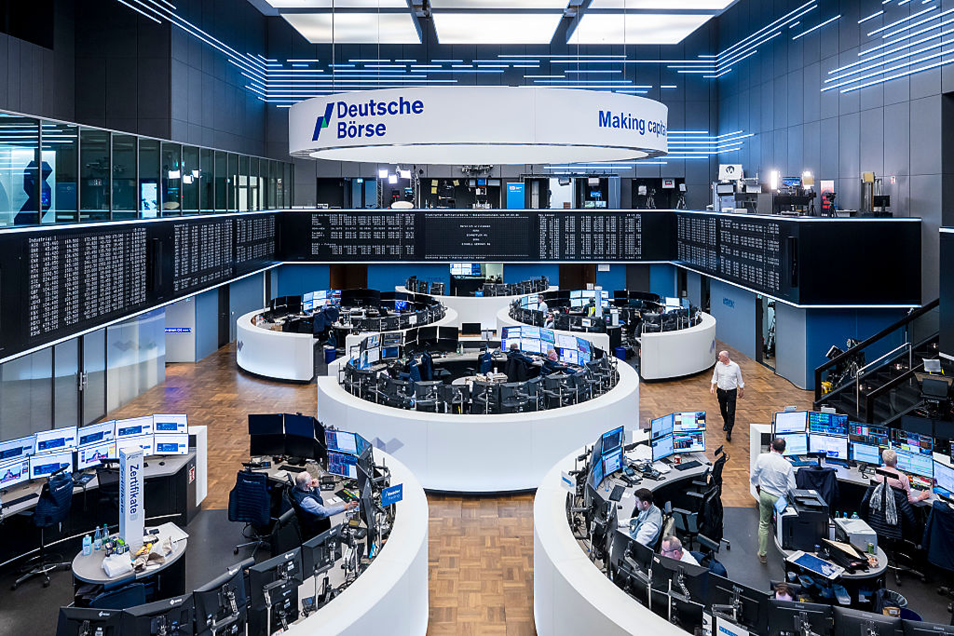 Лек ръст на фондовите борси в Европа, всички погледи са насочени към преговорите между САЩ и Иран*