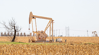 Петролът продължава да поскъпва на фона на липсата на напредък в преговорите за мир между САЩ и Иран