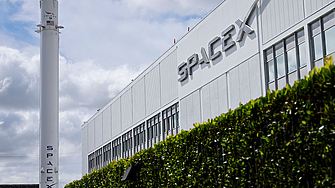 SpaceX: Космическите AI центрове за данни е възможно да не са търговски жизнеспособни