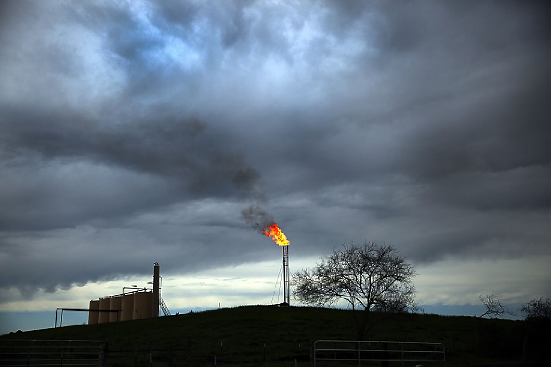 КЕВР одобри цената на природния газ за май, тя остава сред най-ниските в Европа
