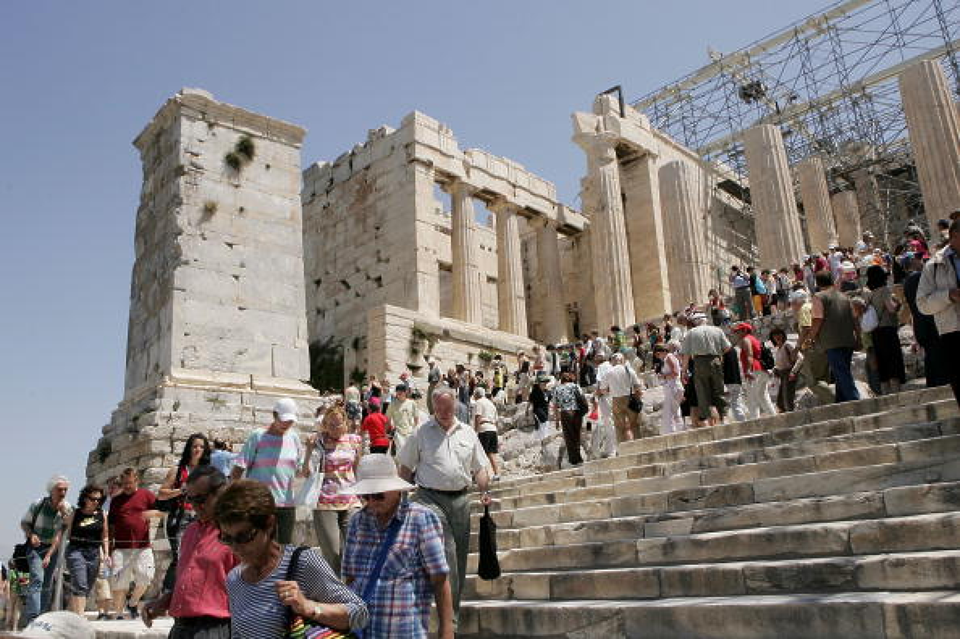 Атина променя тристическата си стратегия с ограничения за строителството на хотели