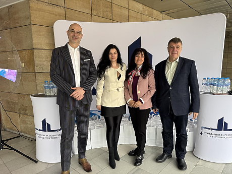 Как се учи инженерство в реалността: HydroHacks пренася ВиК авариите в университета