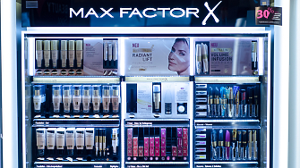 Световноизвестната козметична марка Max Factor създадена от емигранта Макс Фактор