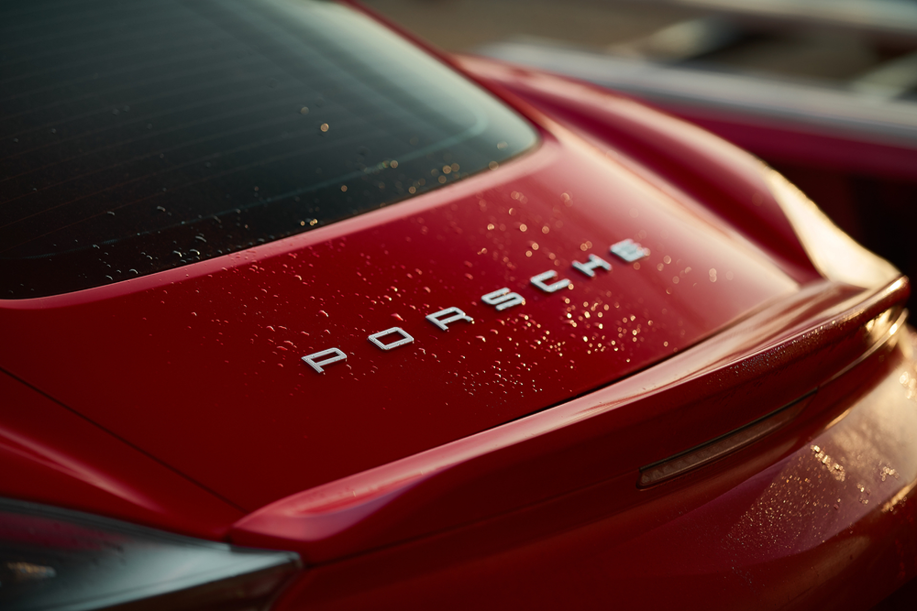 Porsche продава дяловете си в производителите на спортни автомобили Bugatti и Rimac