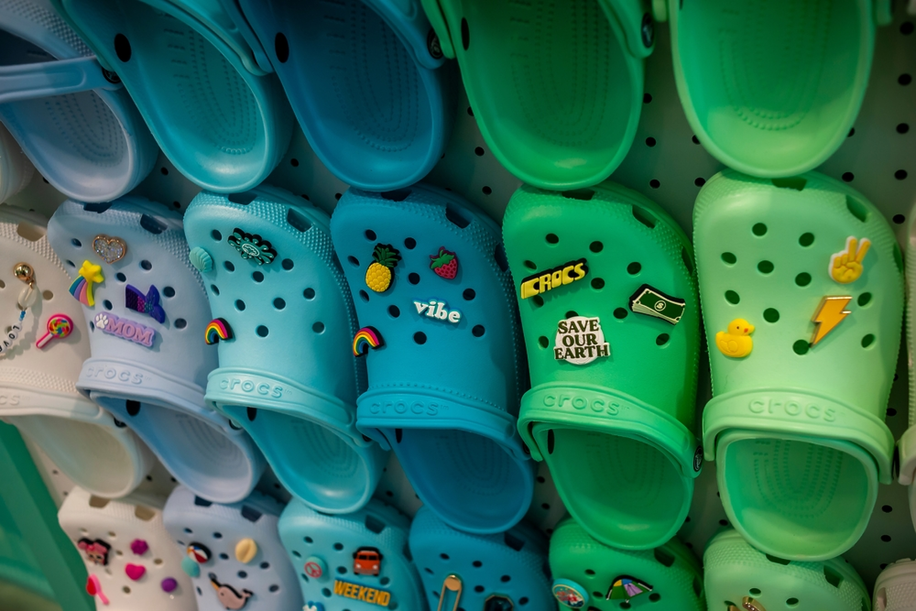 Малка испанска компания победи Crocs в съда, отваряйки вратата за копиране на сабото им