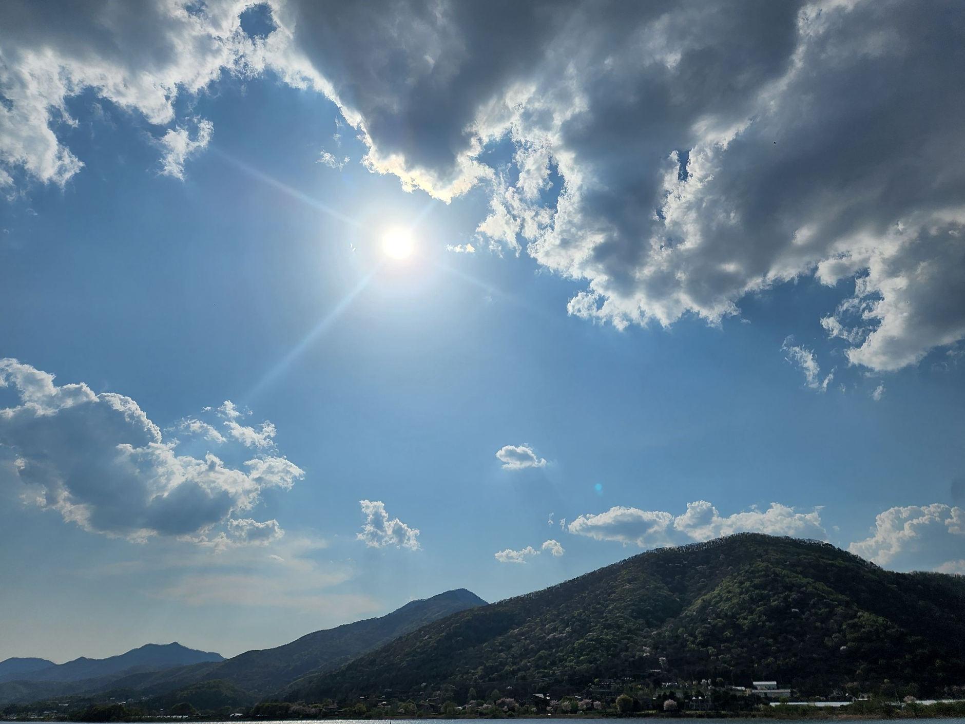 Дъждовете спират в четвъртък, температурите се вдигат