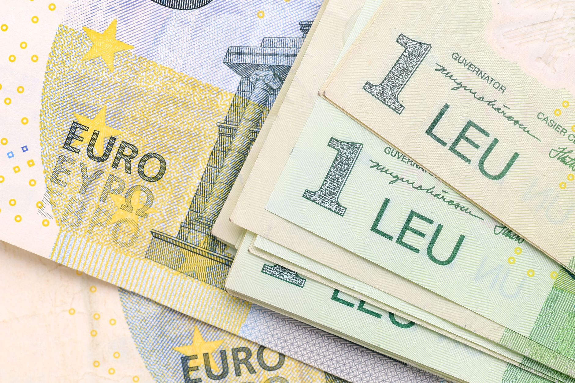 Румънската лея се срина до рекордно дъно спрямо еврото