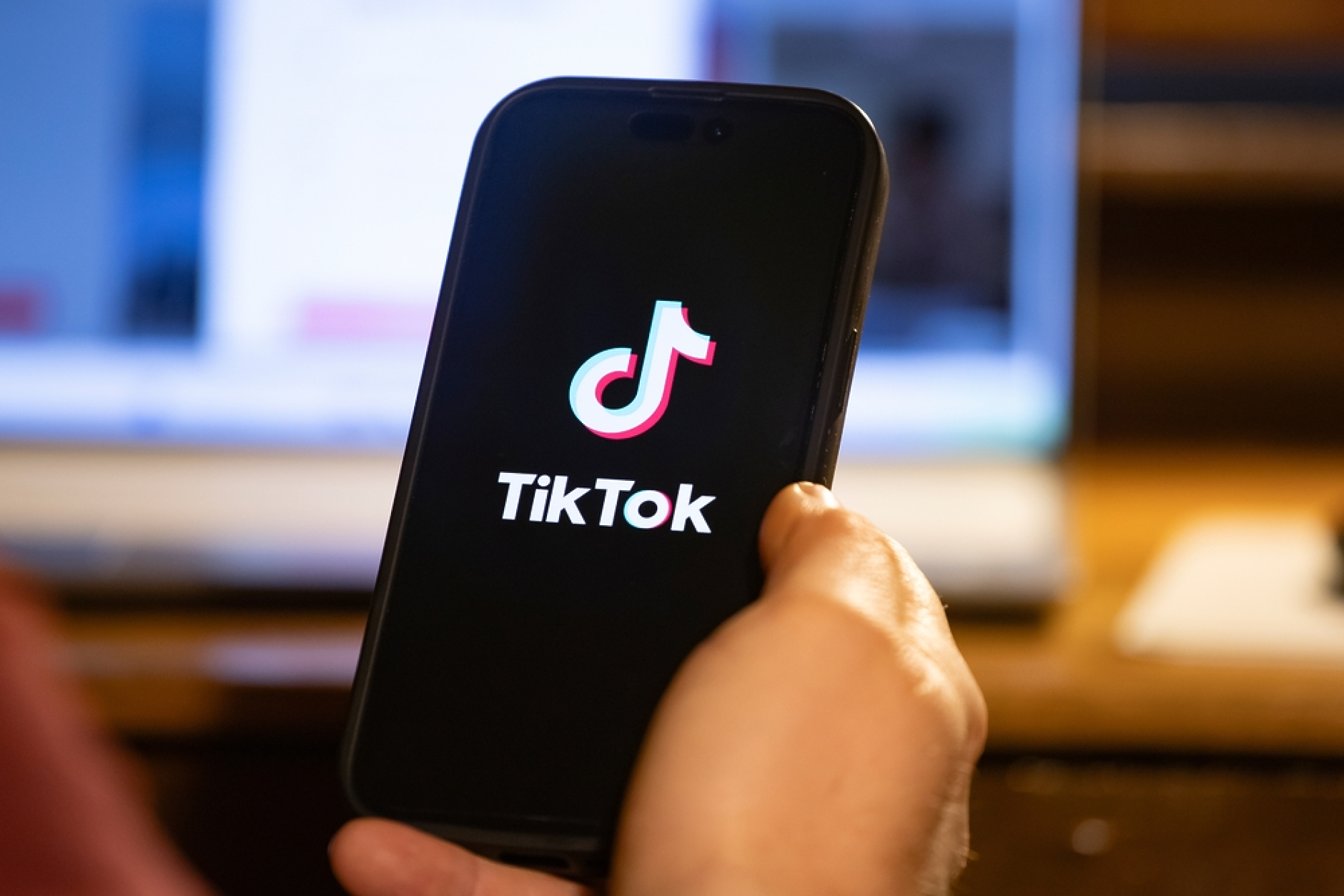 TikTok се противопоставя на по-строгия контрол от ЕС върху големите платформи