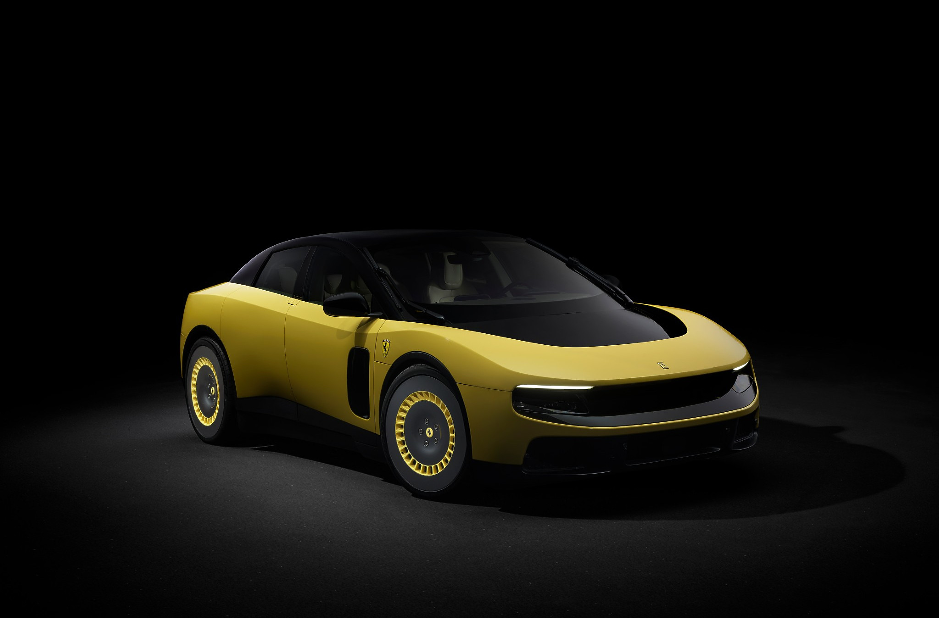 Защо новото Ferrari вбеси феновете на марката (и инвеститорите)? 