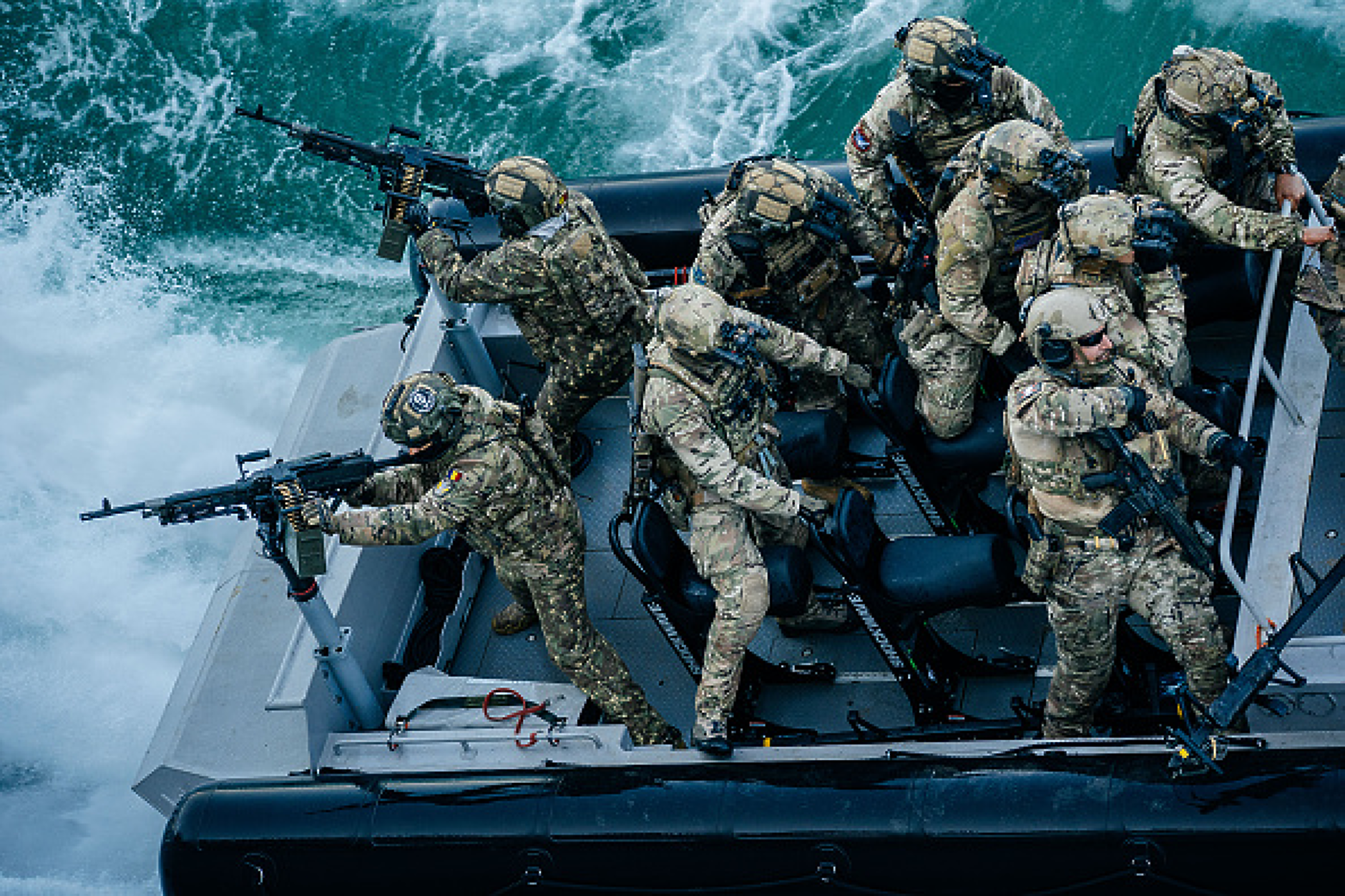 Европа разработва секретен „План Б“  в случай на излизане на САЩ от NATO