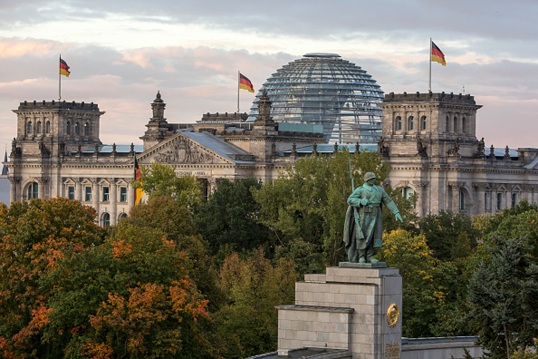 Die Welt: Германия е натурализирала рекордните 309 000 души през миналата година