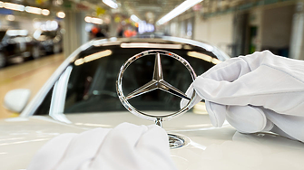  Mercedes-Benz гледа към отбранителния сектор