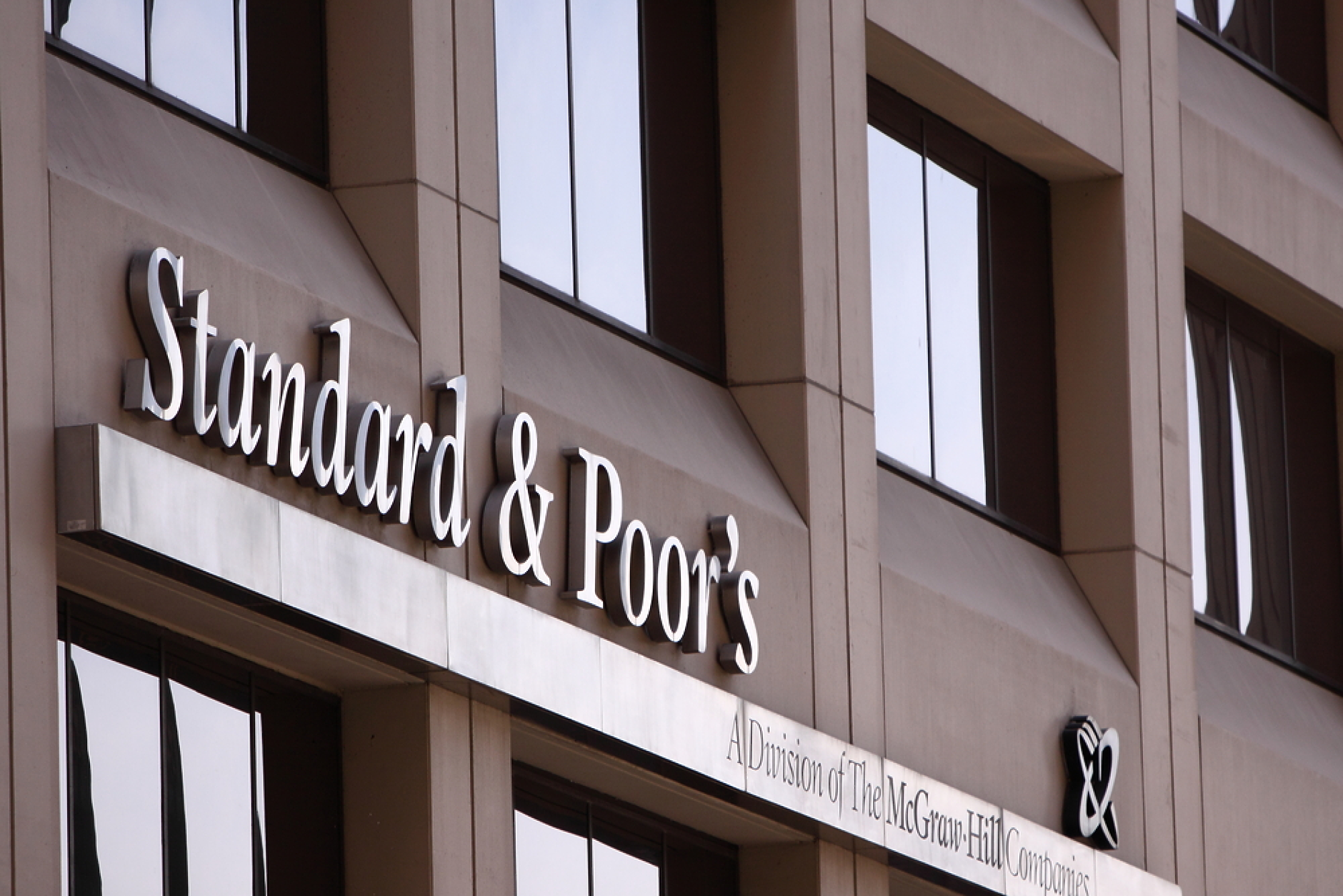 Standard and Poor’s повиши перспективата пред рейтинга на България от стабилна на положителна