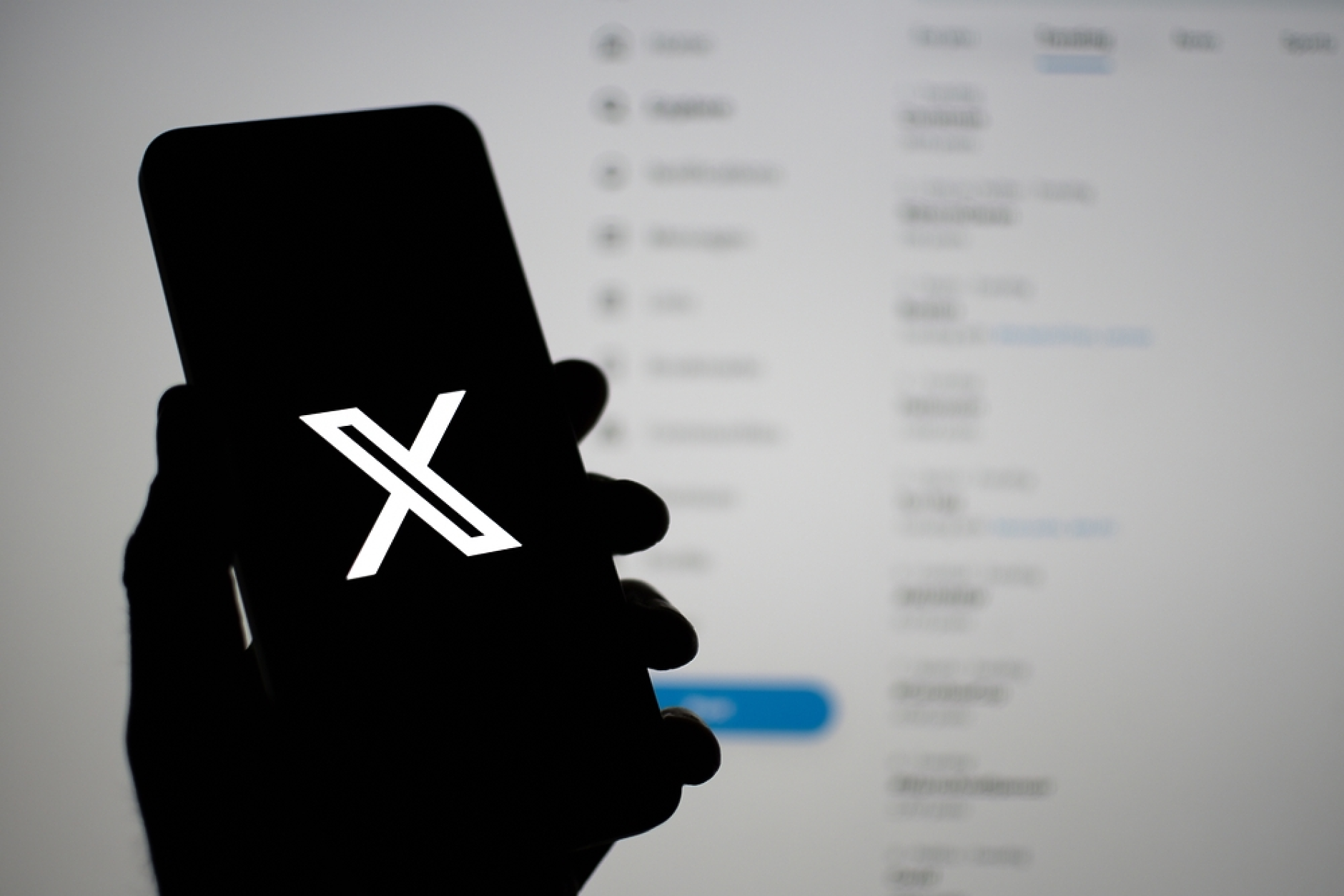 X на Илон Мъск е глобена за неспазване на законите на Австралия за защита на децата