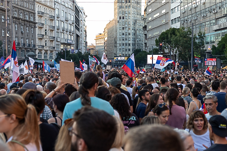 Протестиращите студенти в Сърбия подновяват натиска срещу Вучич с голям митинг през уикенда