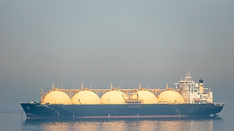 Катар тихомълком изнася втечнен природен газ през Ормузкия проток