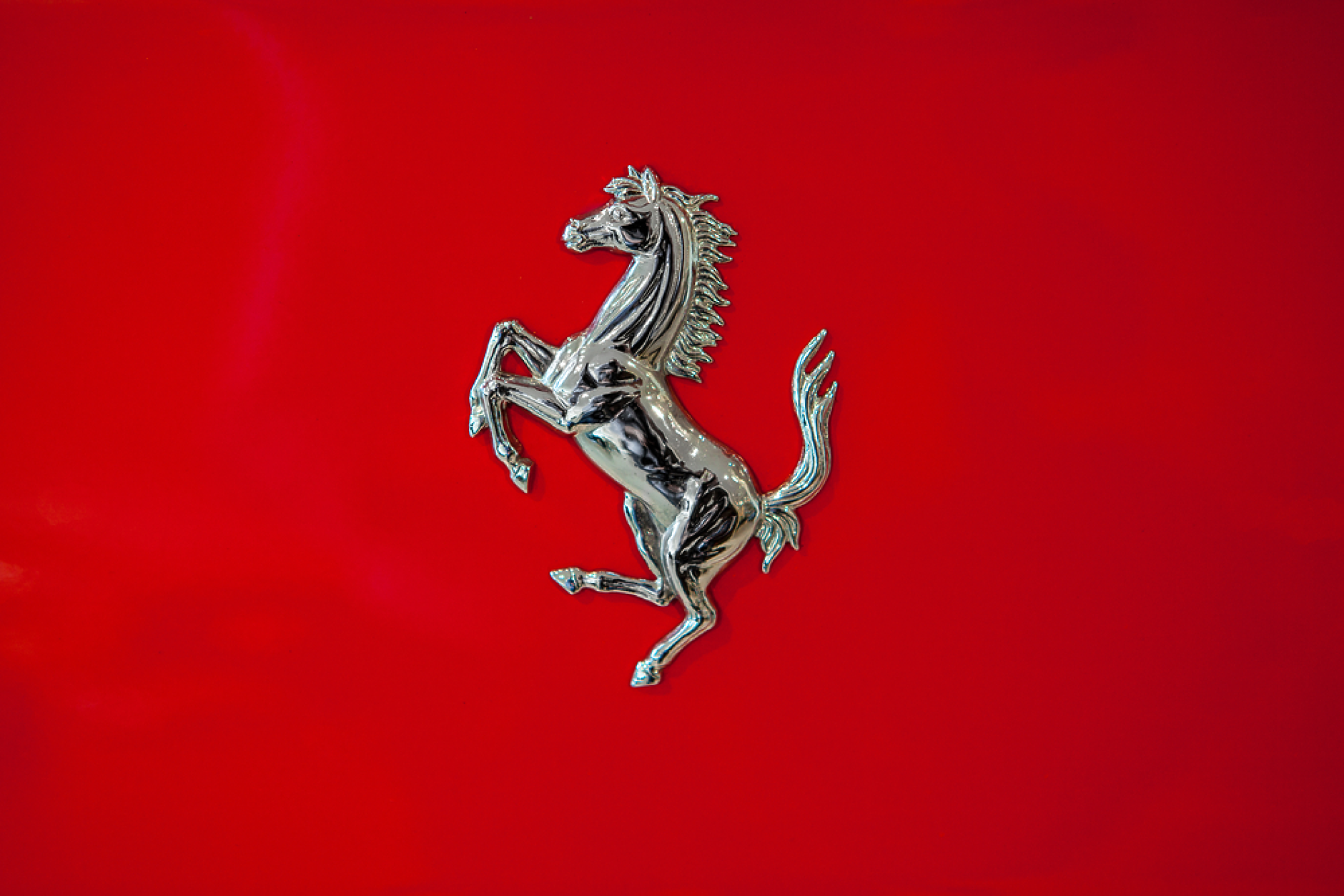 Ferrari представи първия си изцяло електрически автомобил
