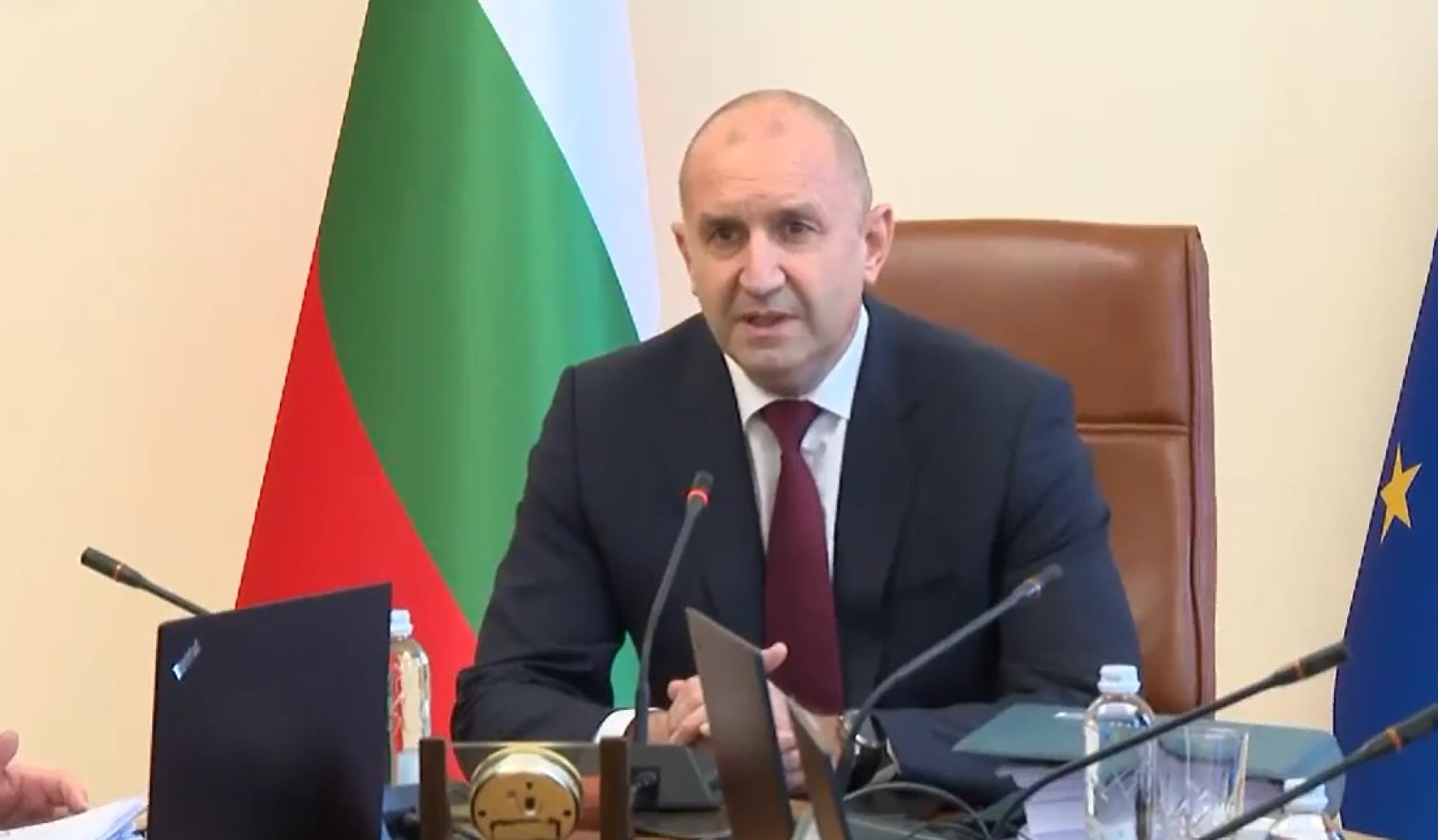 Радев: Нито едно евро, нито цент, няма да бъдат отнети от българския пенсионер