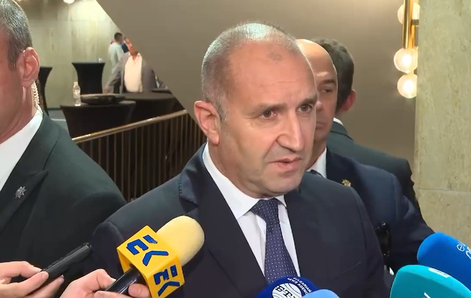 Радев: Северна Македония прави всичко възможно да отдалечи членството си в ЕС