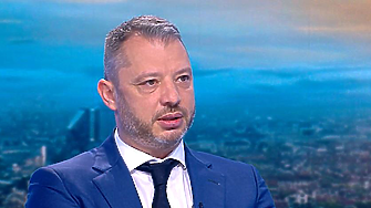 Дългогодишният кадър на ГЕРБ Делян Добрев обяви че се оттегля