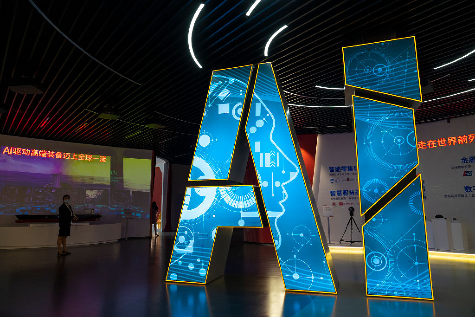 Китай привлича AI таланти от САЩ в подготовка за следващото суперприложение