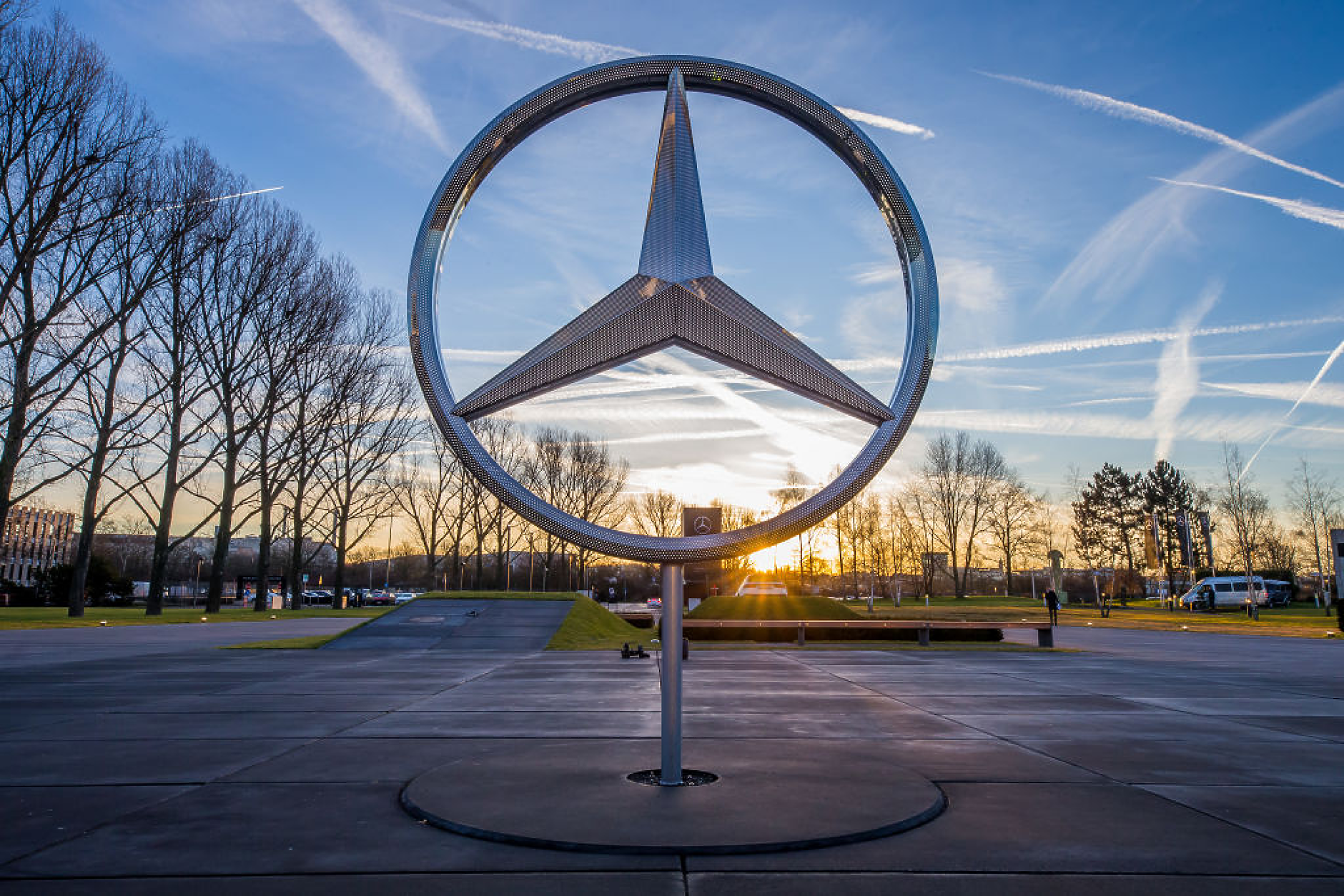 Mercedes-Benz се присъединява към европейските отбранителни усилия с проект за борба с дронове