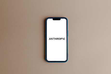 Anthropic спира най-новите си AI модели, след като САЩ блокират достъпа за чужденци