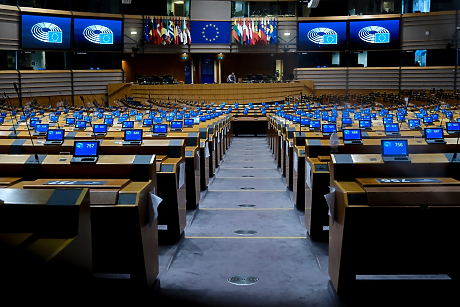 Европарламентът въвежда пробно по-кратки дебати за по-активно участие на евродепутатите