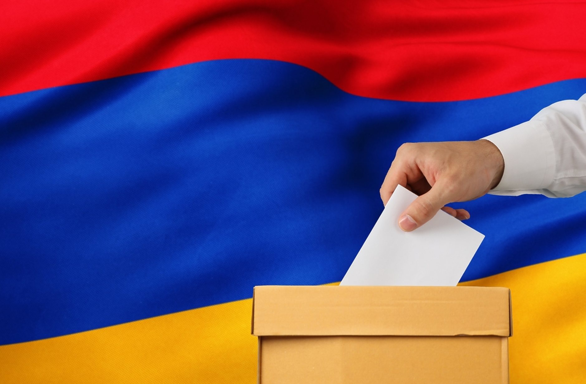 Избирателната активност в Армения достигна 33,84% към 14:00 ч.