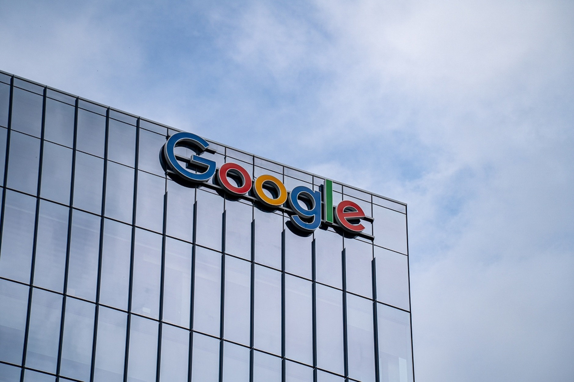 Британският регулатор налага нови правила на Google