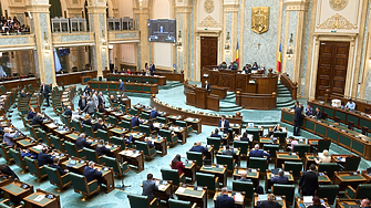 Първият президент на Румъния след падането на комунистическия режим е хоспитализиран в Букурещ