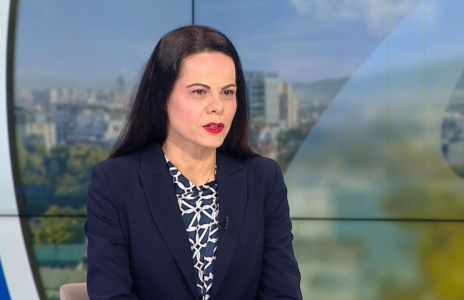 Министър Ивкова: Има достатъчно средства в здравната системата