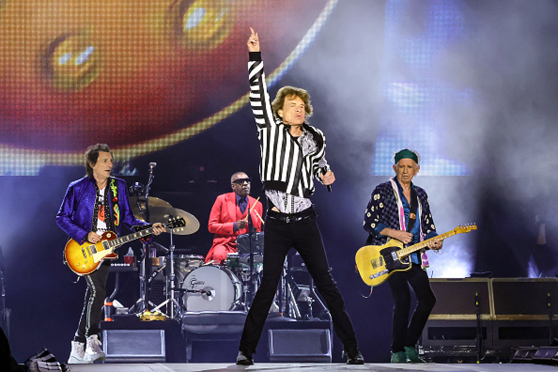 The Rolling Stones издадоха 25-ия си студиен албум, озаглавен „Foreign Tongues“