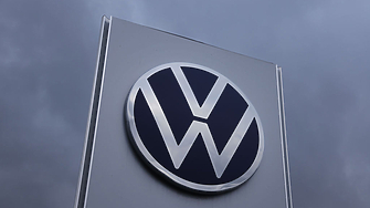 Германският автомобилен гигант Volkswagen планира да съкрати до 100 000 работни места