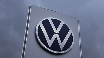 Volkswagen обмисля съкращения на до 100 000 работни места 