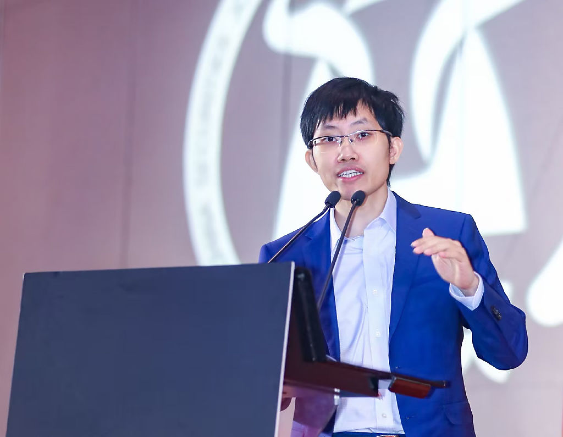 Лян Уънфън от DeepSeek стана най-богатият основател на компания за AI модели