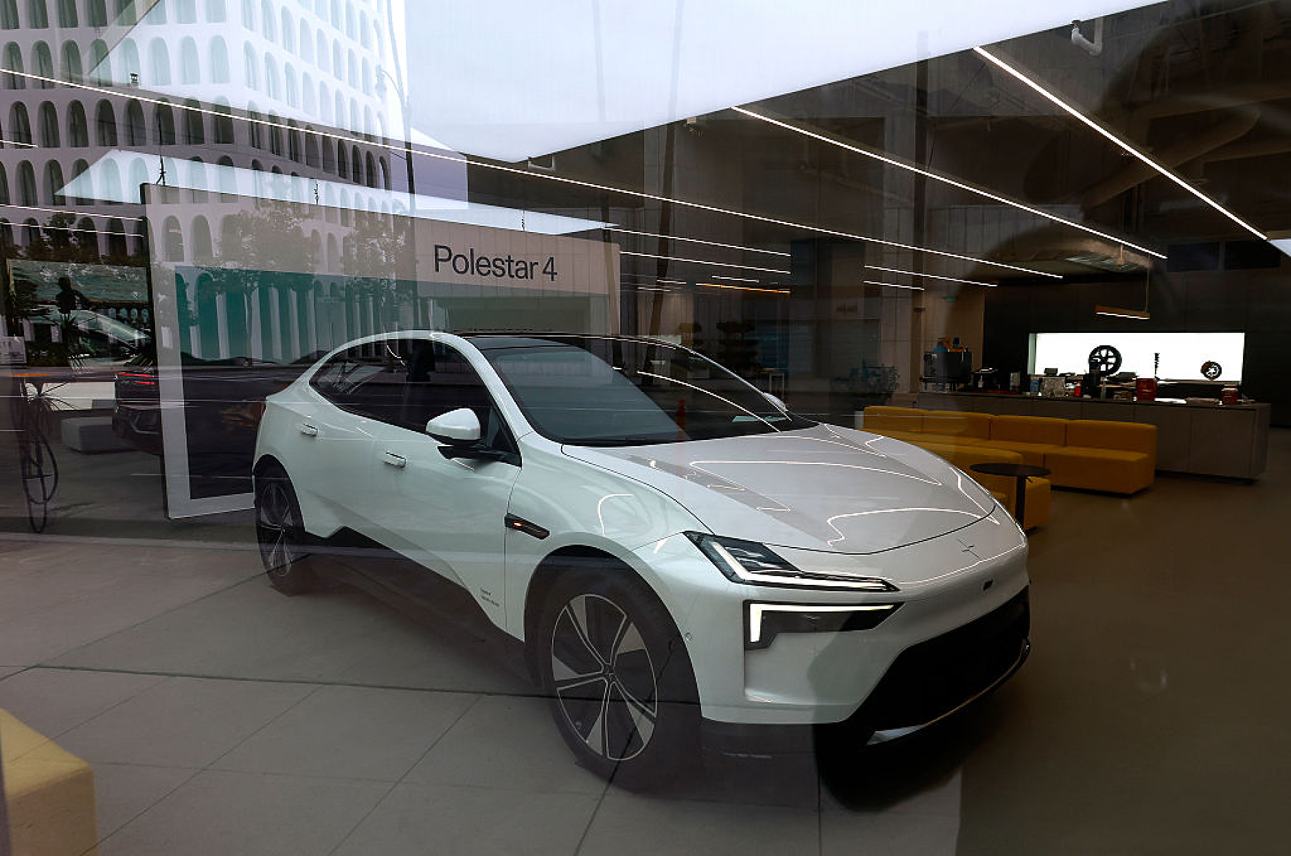 Износът на леки автомобили от Китай е нараснал с 80% през юни, тъй като търсенето на електромобили нараства
