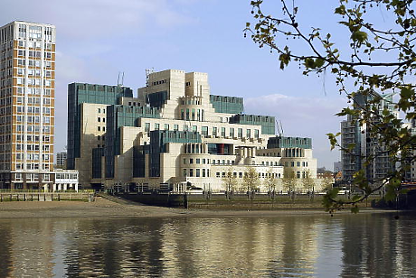 Британското разузнаване MI6 сравни втория мандат на Тръмп с процесите срещу „Вещиците от Салем“