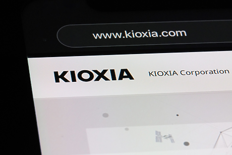 Акциите на Kioxia поевтиняха с 12% на фона на разпродажби при компаниите, свързани с изкуствения интелект