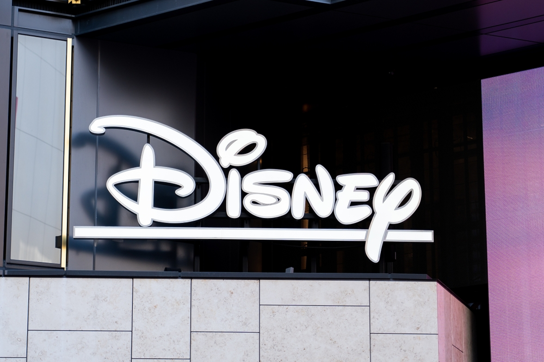Корпорация Disney обвинява американските власти в опит за намеса в редакционната политика