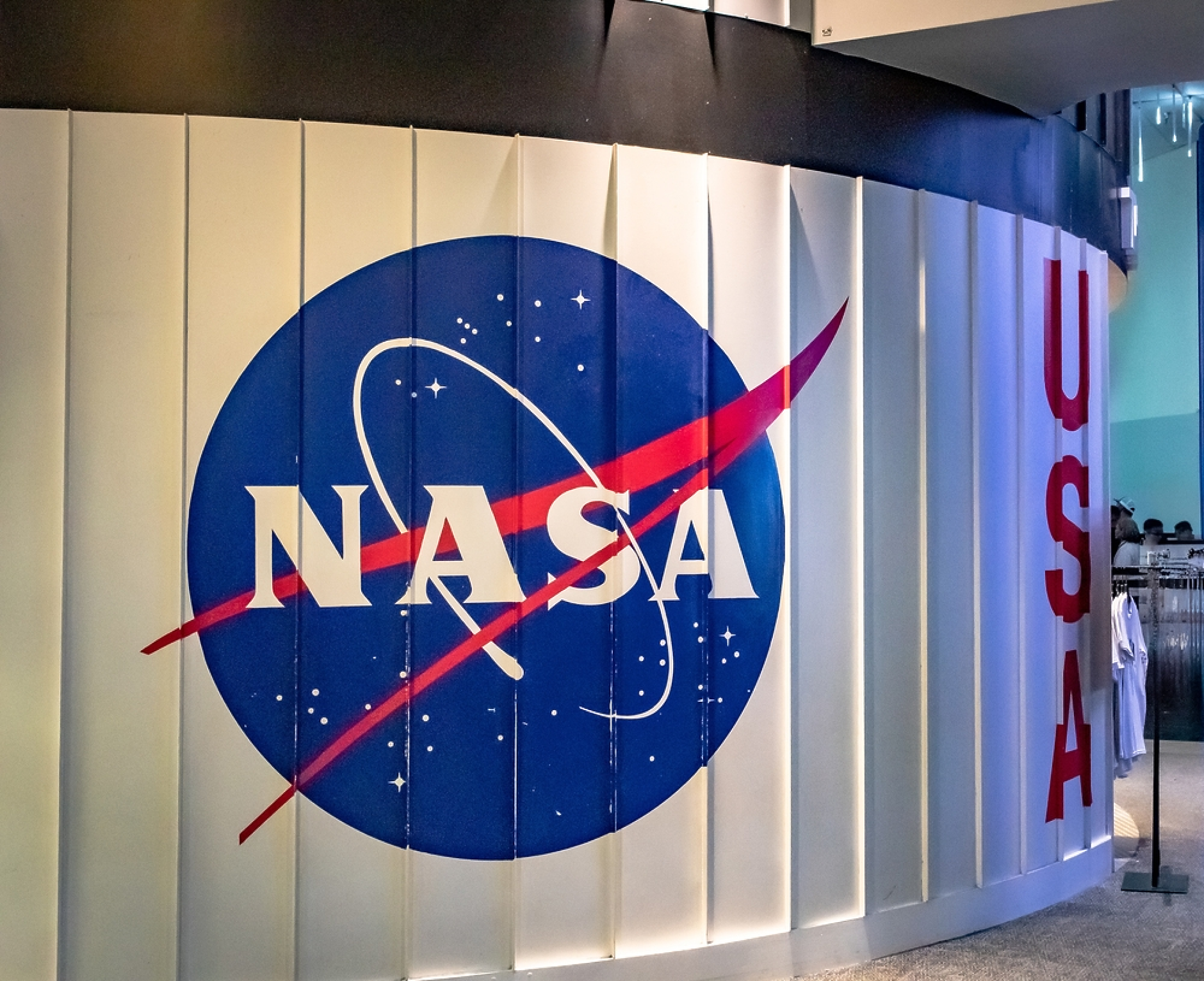 NASA пуска експериментален спътник-влекач за спасяване на падаща орбитална обсерватория