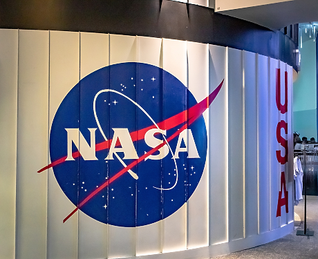 NASA пуска експериментален спътник-влекач за спасяване на падаща орбитална обсерватория
