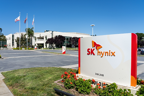 Акциите на SK Hynix поскъпнаха с 13% при дебюта си на Nasdaq