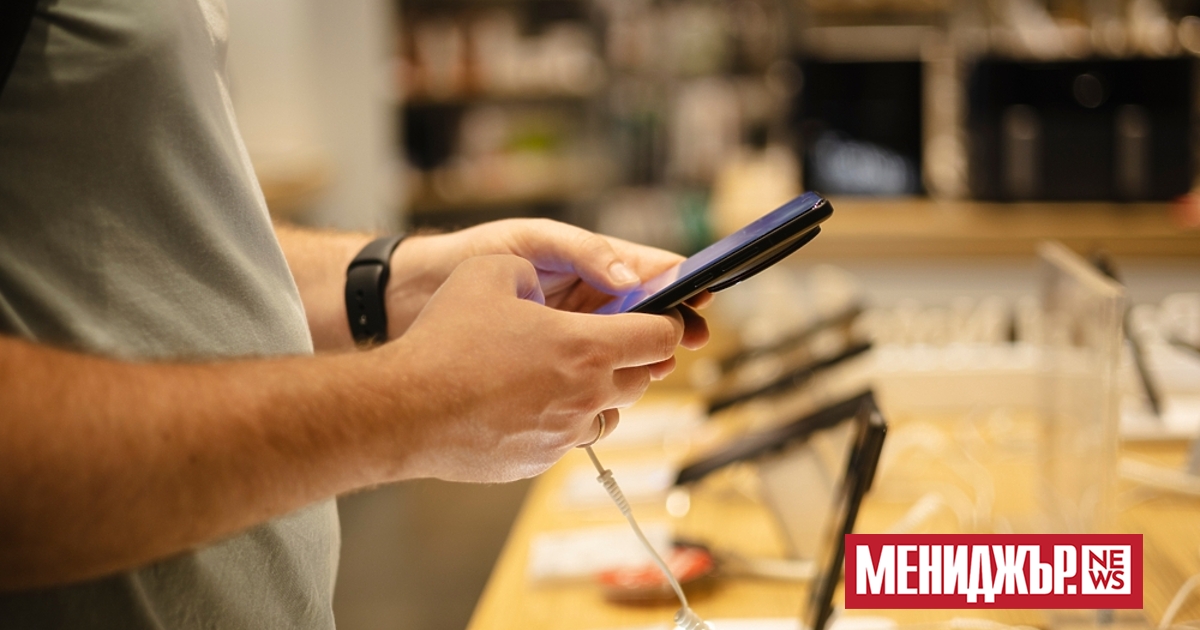 Продажбите на смартфони в Китай паднаха с 13% на годишна