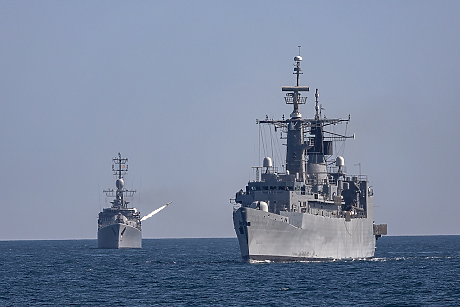 Китай и Русия започват съвместни военноморски учения в Тихия океан