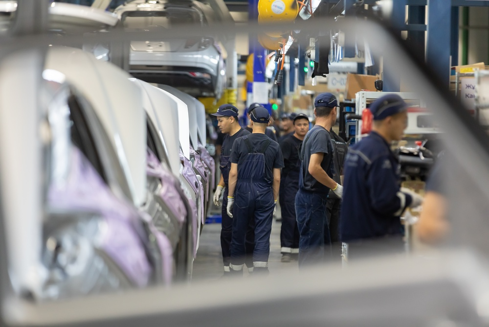 Европейски автомобилни производители предупреждават: технологичният курс на ЕС ще увеличи разходите