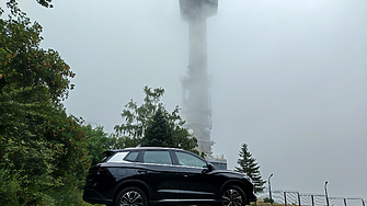 BYD SEALION 5 DM-i: Над 1000 км пробег и технологии, които обикновено струват повече