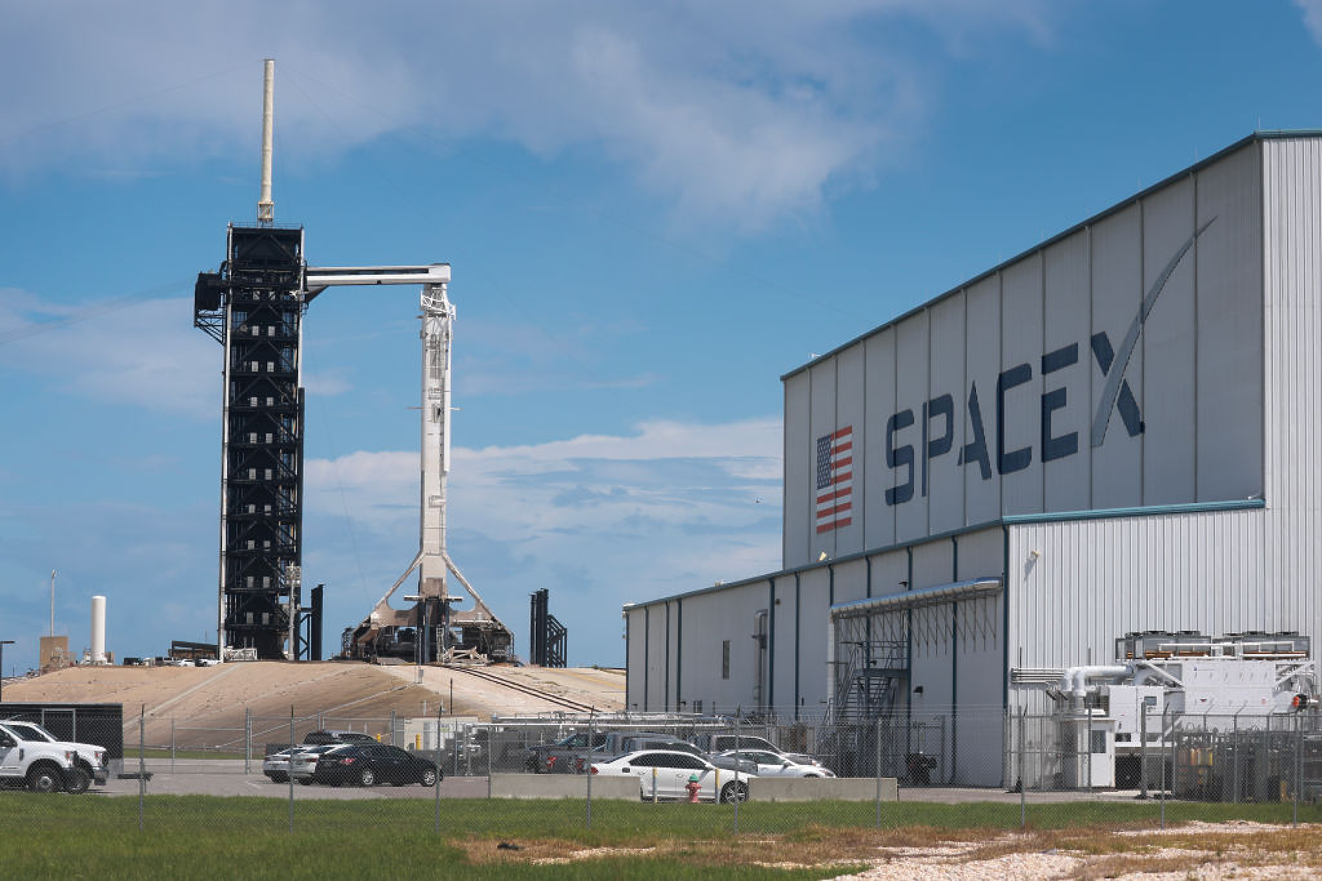 Пазарната оценка на SpaceX се е понижила с 1,2 трлн долара след рекордни дебют на борсата